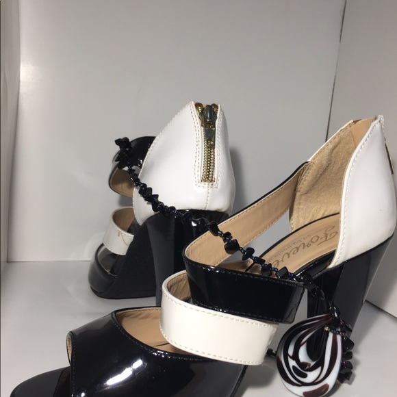 Classy Black and White Strapped Heels - Picture 7 of 7